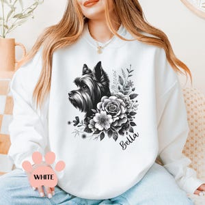 Kundenspezifisches Yorkshire Terrier Hund Blumen-Sweatshirt, personalisiertes Haustier-Liebhaber-Geschenk, Yorkie Hundemama Rundhalsausschnitt, benutzerdefinierter Name Hundeporträt-Pullover