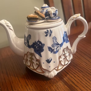 Paul Cardew Teapot Signed - Etsy