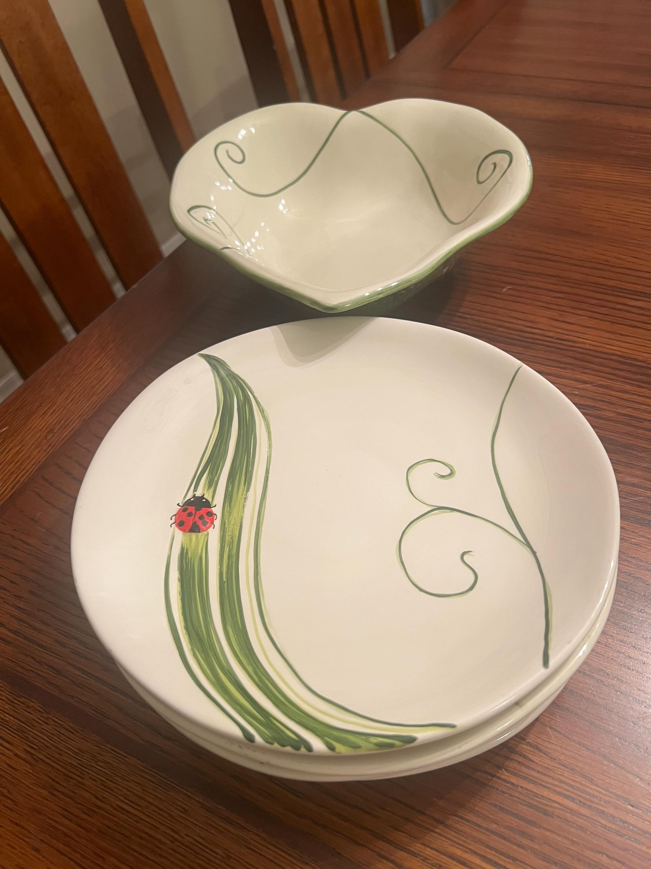 Pier 1 Ladybug Bowl and 4 Plate set