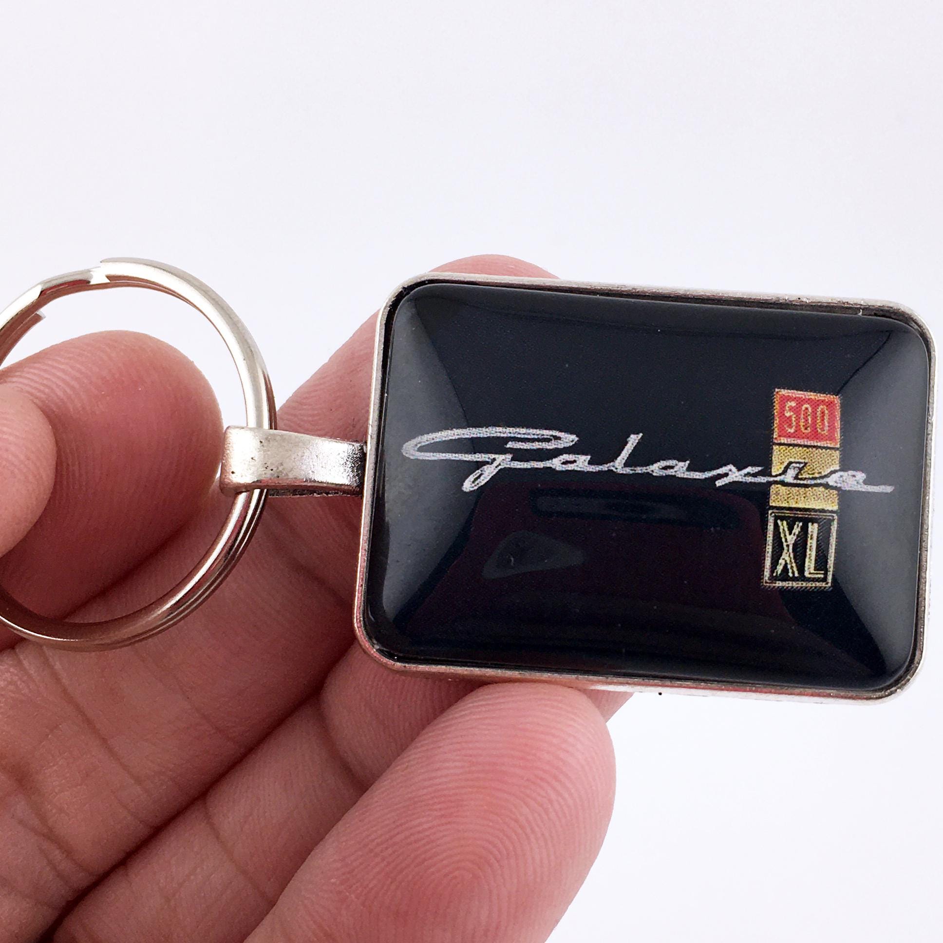 Llavero con emblema y logotipo de guardabarros de Ford Galaxie 500 XL vintage de 3 cm de diámetro