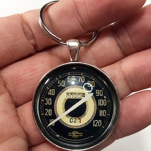 Vintage Antique 1941-1946 HD Knucklehead Motorcycle 120 MPH Speedometer Gauge 1.2" Diameter Keychain