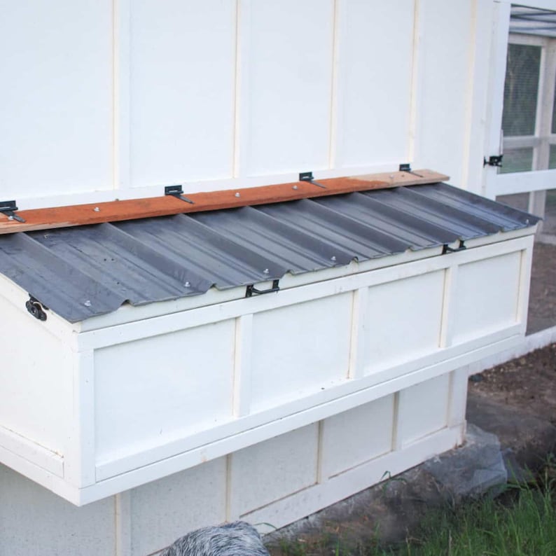Large chicken coop plans, a DIY chicken coop with run build plan for 12 chickens, to place in your farm or backyard, an easy chicken coop plan with PDF Download, chicken coop with run plans