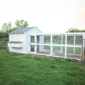 Large chicken coop plans, a DIY chicken coop with run build plan for 12 chickens, to place in your farm or backyard, an easy chicken coop plan with PDF Download, chicken coop with run plans
