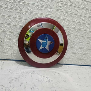 Amazon.co.jp: マーベルの伝説的なキャプテンアメリカの盾、金属