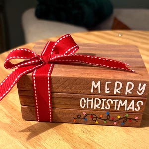 Tier Tray Bookstack - Merry Christmas