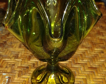 Vintage Green Viking handkerchief vase, swung vase with 6 petals.