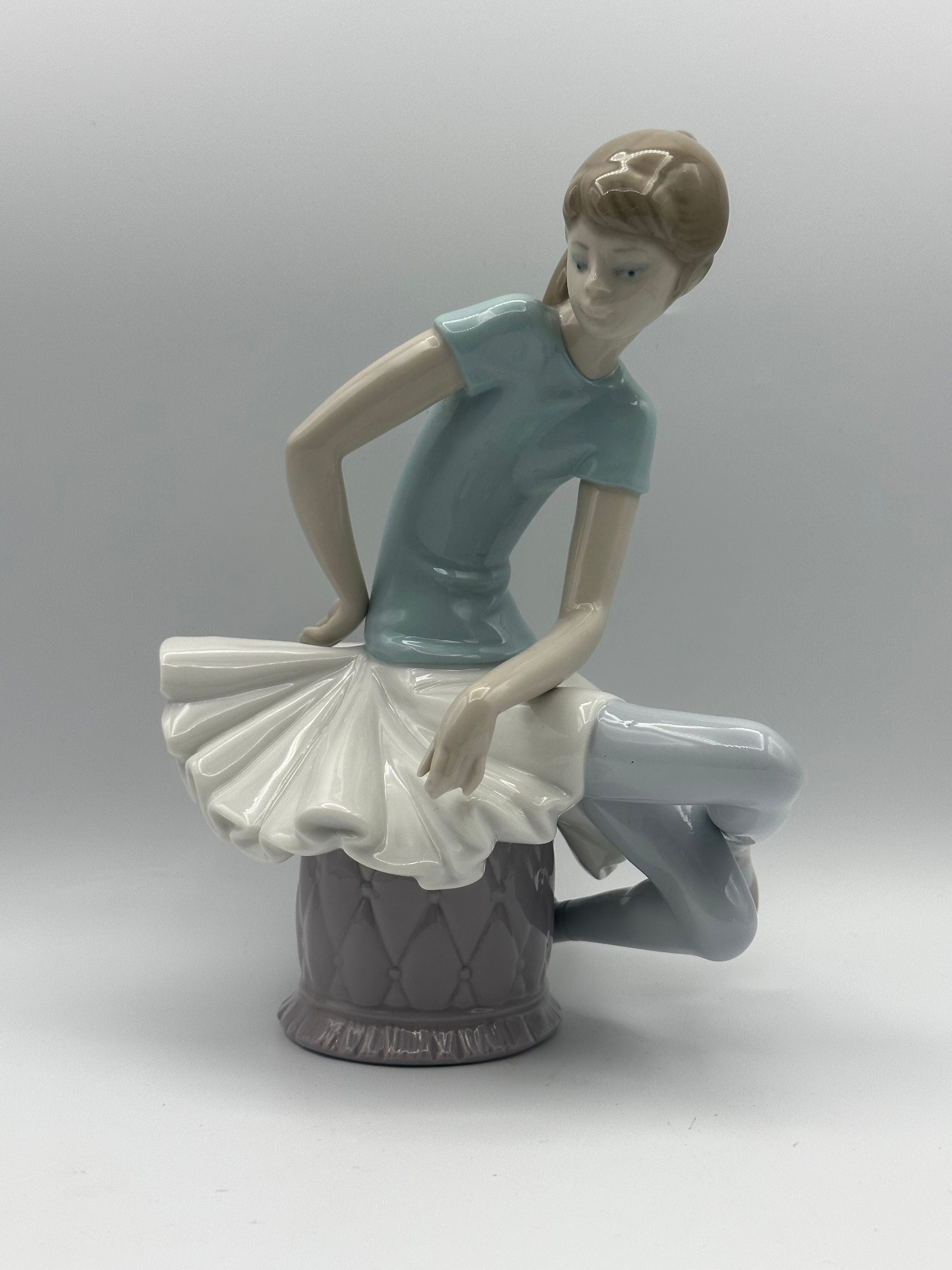 Lladro sitting ballerina - Etsy 日本