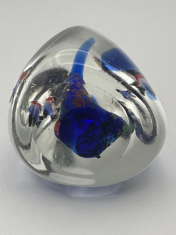 ヴィンテージ ムラーノ スタイルの卵型アートガラス ペーパーウェイト