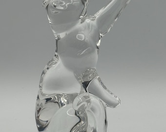 Lenox Crystal Cat holding a Crystal Satin Glass Butterfly