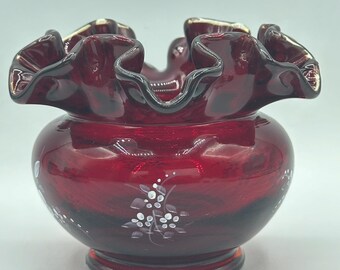 ヴィンテージ フェントン ルビーレッド フリル 手描き＆サイン入り花瓶
