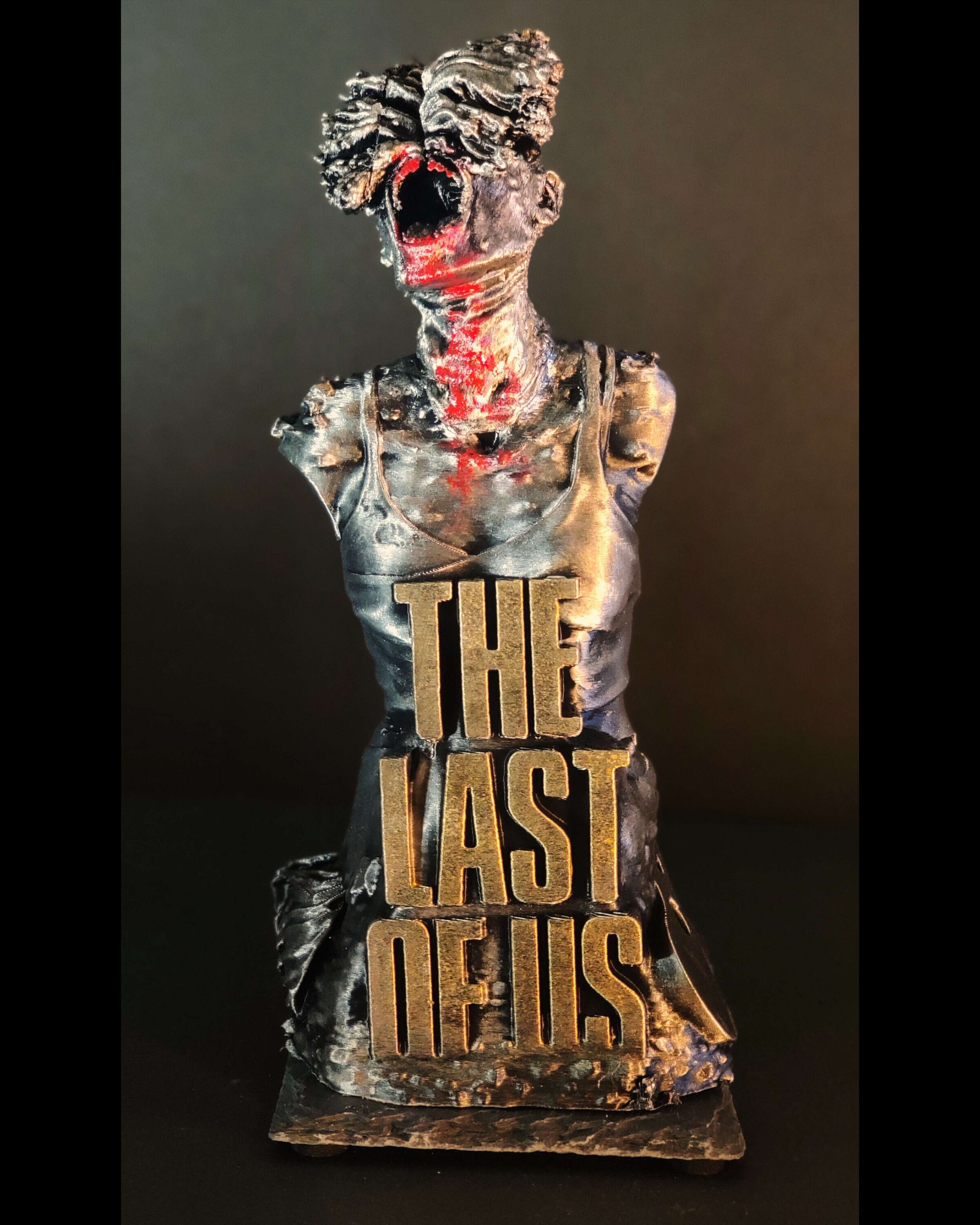 The Last of Us™: The Clicker Statue