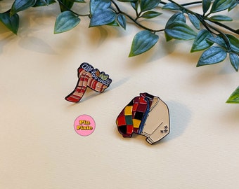 Pin's en émail Taylor Swift | Trop bien, cardigan Harry Styles | Cadeaux Swiftie, produits dérivés Taylor Swift, épingles Swiftie, visite d'Eras