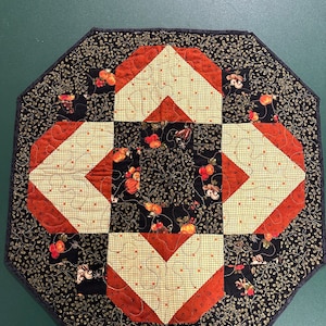 Pumpkin Themed Quilted Table Topper.