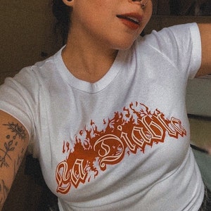 Top corto La Diabla / Camiseta recortada Latina Flames