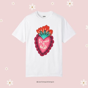 Camiseta de gran tamaño con colores cómodos De Aquí y De Allá: camiseta de herencia chicana, latina e inmigrante: camiseta de estética vintage