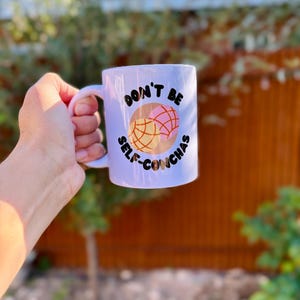 Var inte själv-conchas-mugg – Rolig Pan Dulce-kaffekopp, mexikansk humorpresent, latinamerikansk presentidé, Cafecito-mugg, 30 cl keramikkopp