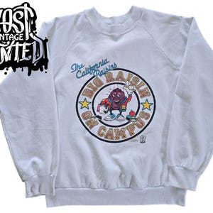 vintage 1980s The California Raisins "Big Raisin On Campus" Sweatshirt.