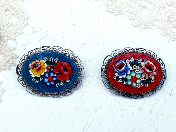 ヴィンテージ イタリアマイクロモザイクブローチ2点 ヴィンテージブローチ マイクロモザイク ローマンガラス フラワー C82
