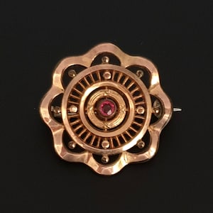 Antique Art Nouveau Rolled Rose Gold  Brooch with Red Stone. Germany 1900s-1910s  Jugendstil.