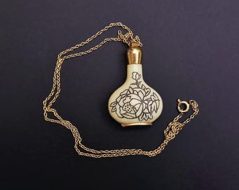 Beautiful Vintage Gold tone Chain Necklace with Bottle Shaped Pendant. Mid-century 1950s. Signed