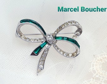 Broche Ancienne Signée Boucher – Bijou Vintage Porté