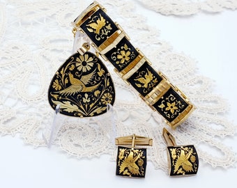 Vintage Damascene Toledo Gold Inlay Jewelry Set. Panel Links Bracelet with Safety Chain, Matching Triangular Pendant and Cufflinks.