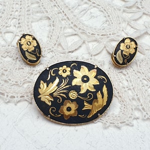 Vintage Damascene Toledo Gold Inlay Brooch and Clip-on Earrings Set.  Vintage Damascene Demi Parure.