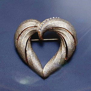 Lovely Vintage Heart Brooch in Gold and Silver Tone Metal with Clear Rhinestones.