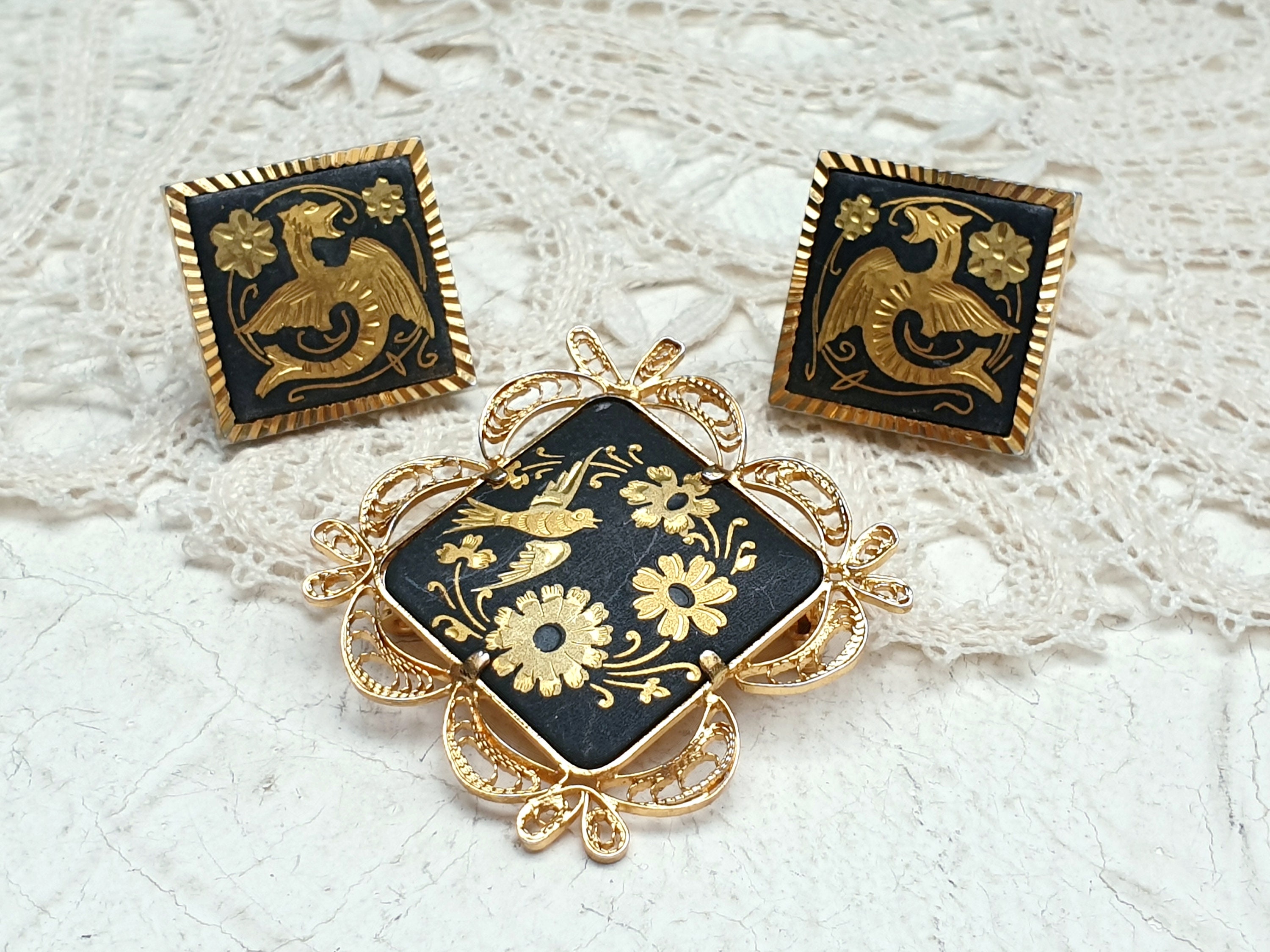 Vintage Damascene Toledo Gold Inlay Jewelry Set. Brooch and Cufflinks Set.