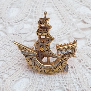 Vintage Damascene Style Caravel Brooch. Rare Design Spanish Caravel with Maltese Cross on Sail Toledo Brooch.