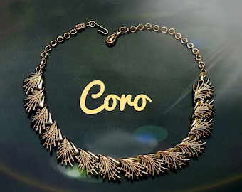 Coro 1950s Vintage Choker Necklace in Brushed and Glossy Gold tone Metal,  Floral Pattern Links. 