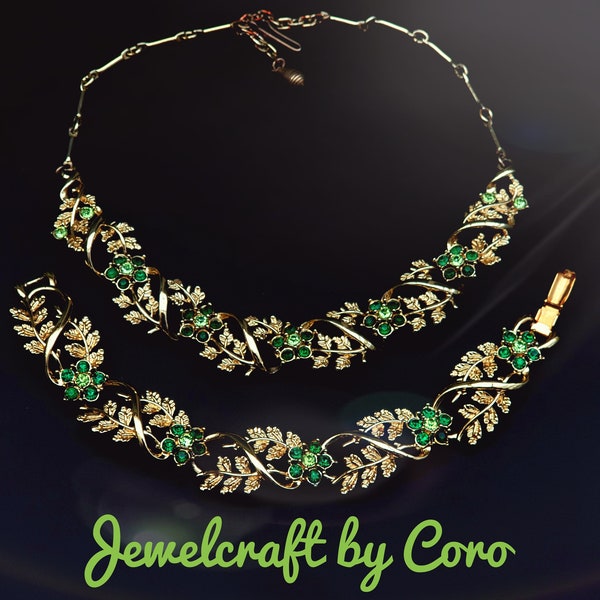 CORO Jewelcraft Demi Parure vintage des années 1950 avec strass verts. Ensemble de bijoux collier et bracelet. Bijoux signés.