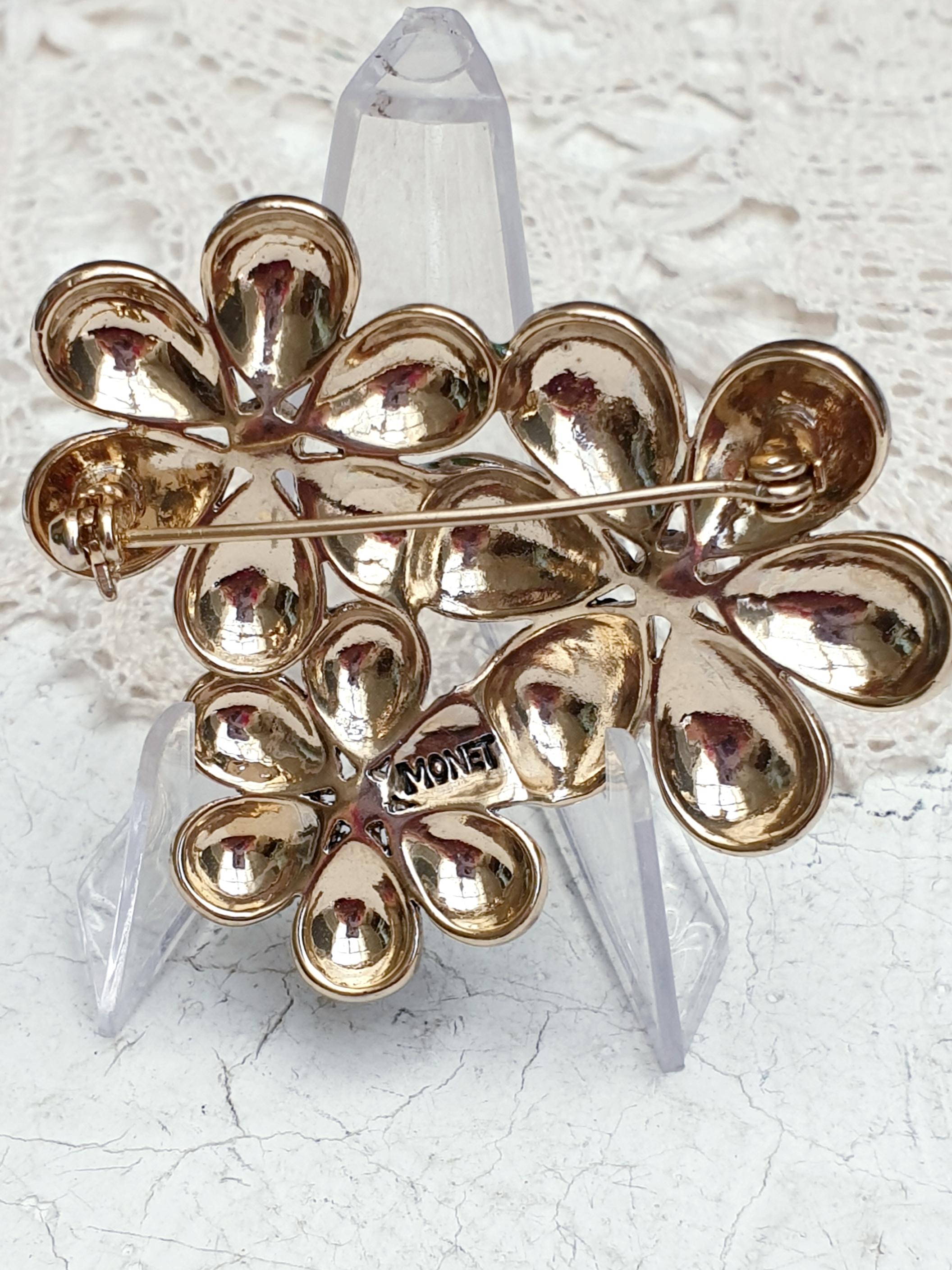 ヴィンテージ　ブローチ　GERMANY　３点 MONET RARE Vintage Brooch in the Shape of Three Flowers Gold