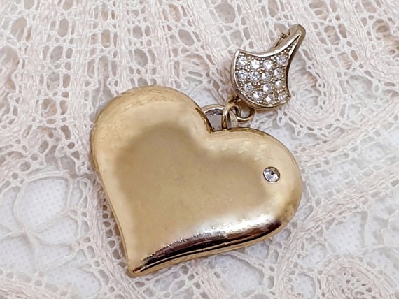 Lovely Vintage Heart Pendant in Gold Tone Metal w… - image 2