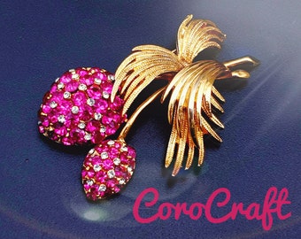 RARE COROCRAFT by CORO Vintage Strawberry Brooch with Fuchsia and Clear Rhinestones.  Gold plated.  Signed Corocraft. 1950s