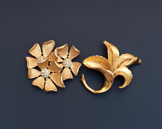 Two Vintage Large Floral Brooches in Gold Tone With Clear