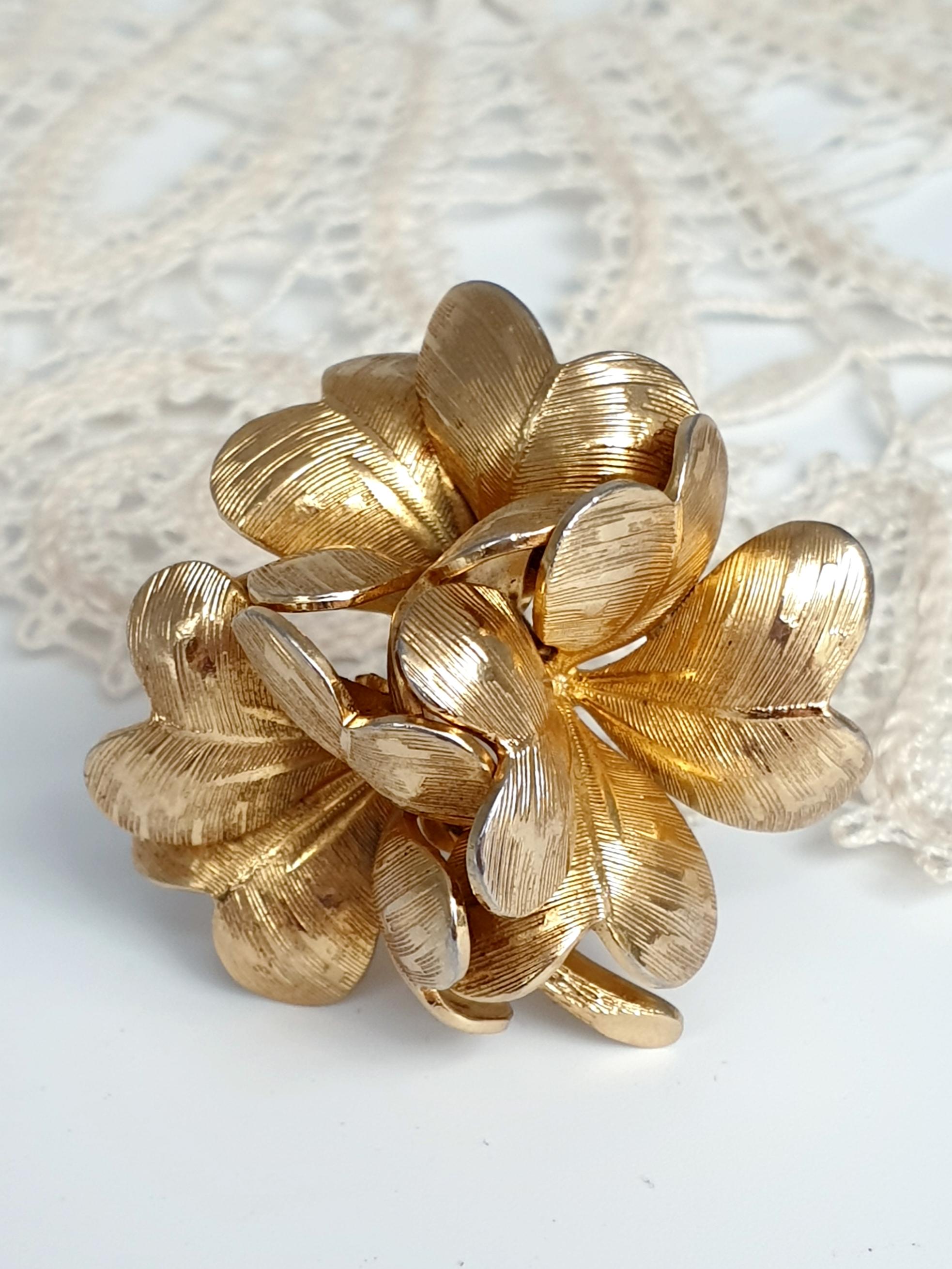 vintage Dior 花モチーフ フェイクパール ブローチ 221 vintage Dior