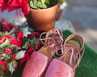 Pretty in pink huarache artesanal // huarache // womens sandal