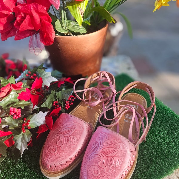 Pretty in pink huarache artesanal // huarache // womens sandal