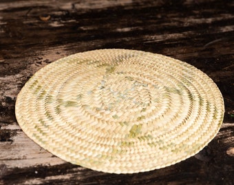 SET OF 4 PIECES table trivets, sober and elegant style with timeless design, made entirely of palm.