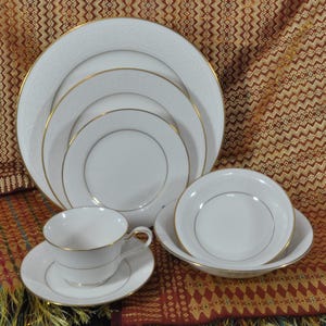 ノリタケ「TULANEチュレーン」7562 21cmプレート（サラダプレート） Noritake Tulane 7562 China - Etsy