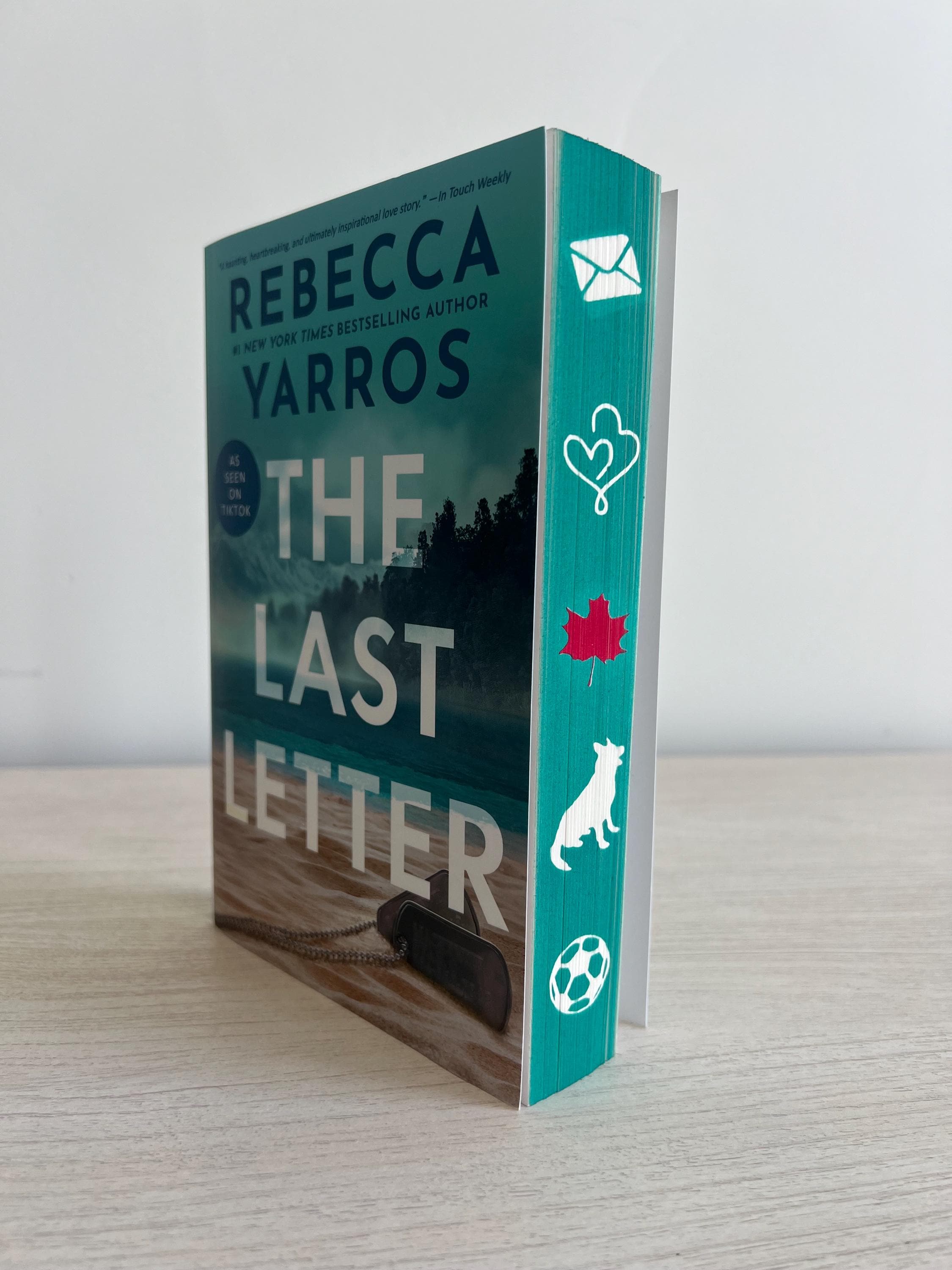 洋書 a ultima PEDRA The Last Letter Special Edition by Rebecca Yarros, Sprayed Edge