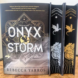 Onyx Storm book ONLY (Special Sprayed and Stenciled Edition. Book by Rebecca Yarros)