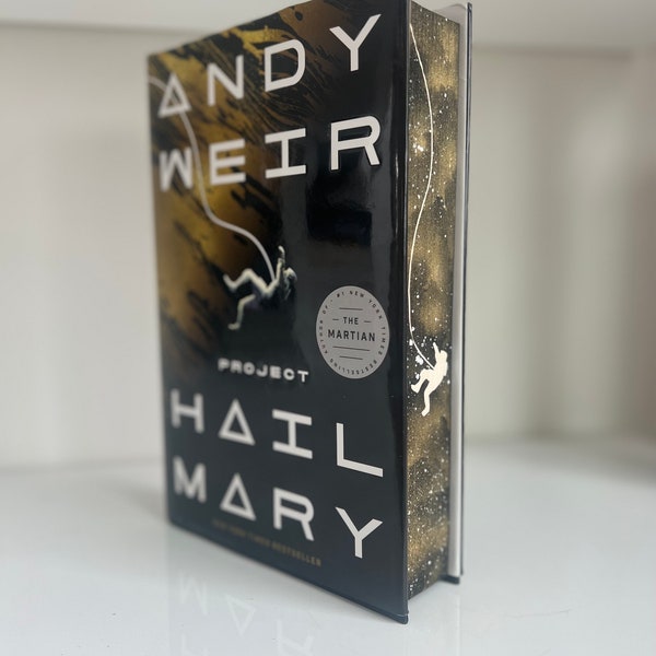 Project Hail Mary Sonderausgabe von Andy Weir, Schwarz und Gold besprühter Rand, schablonierte Seiten, bemaltes individuelles Design Hardcover