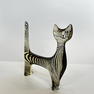 Vintage Abraham Palatnik Striped Lucite Cat – Signed Brazil – Black Standing MCM Figurine – 7.5x7” – Rare Mid Century Art