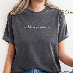 Minimalistyczna kosmetyczka Komfort Kolory Koszulka Skin Therapist Tshirt Prezent dla Coochie Waxer Brwi Artysta Lash Tech Piękno Profesjonalne Koszulki