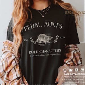 ヴィンテージ フェラル クール アンツ クラブ コンフォートカラー シャツ 面白いグラフィック カレッジ アライグマ T シャツ 妊娠 出産 お知らせ ギフト 新米叔母さん時代