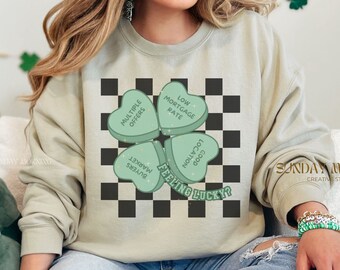 Retro St Patrick's Day Real Estate Agent Sweatshirt Green Clover Lucky Day Irish Realtor Sweater St Patty's Shamrock Shirt Gift For Broker