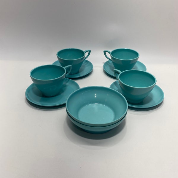 Texas Ware Robins Egg Blue Melamine 4 Cups, 4 Plates, & 2 Bowls Vintage Tea/Coffee Cups