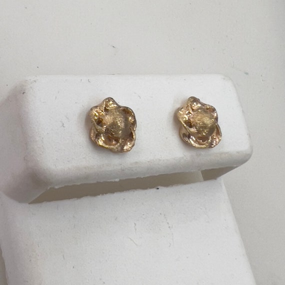 Vintage 14kt yellow gold floral stud earrings - image 2